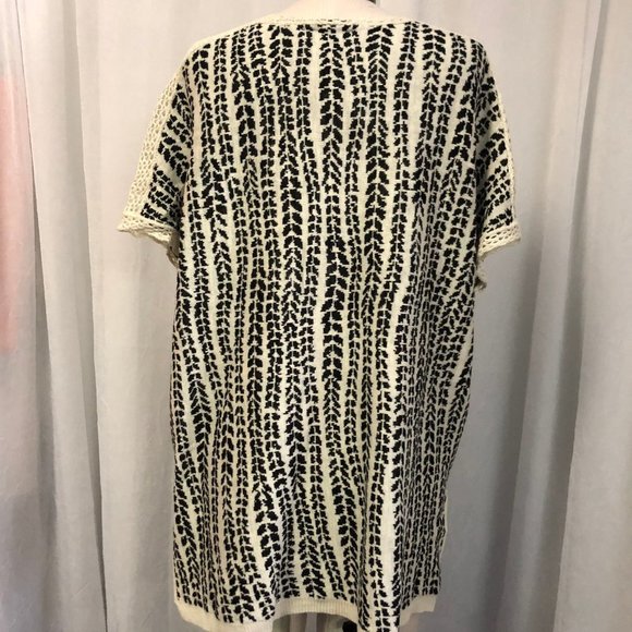 C Wonder Jacquard Knit Short Sleeve Sweater Poncho - Picture 7 of 8